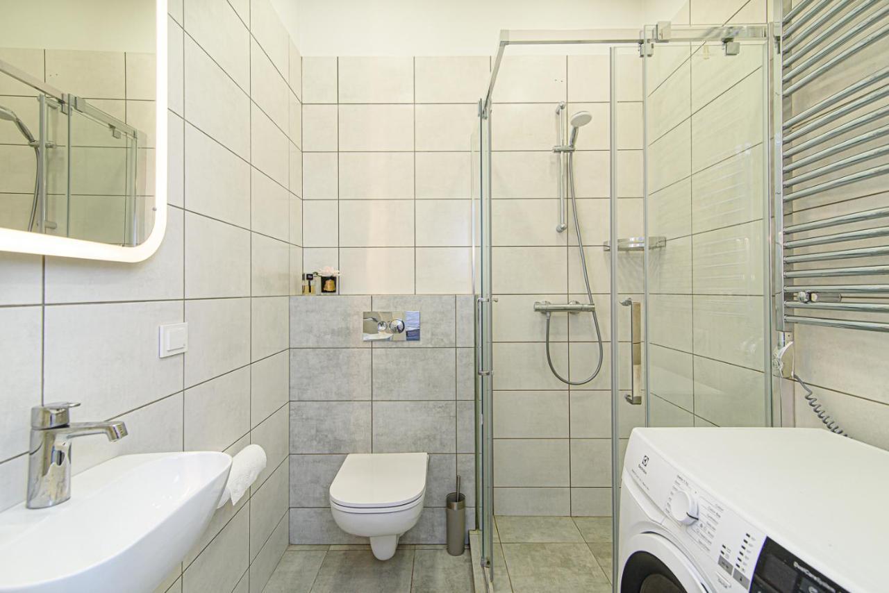 Welcoming Studio In Historic Vilnius With Free Parking By Urban Rent Apartment Luaran gambar